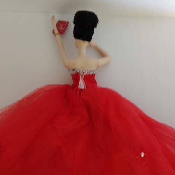 Barbie Fashion Model 1991-2000 Silkstone Red Ball Gown & Long Gloves Included - Picture 4 of 13
